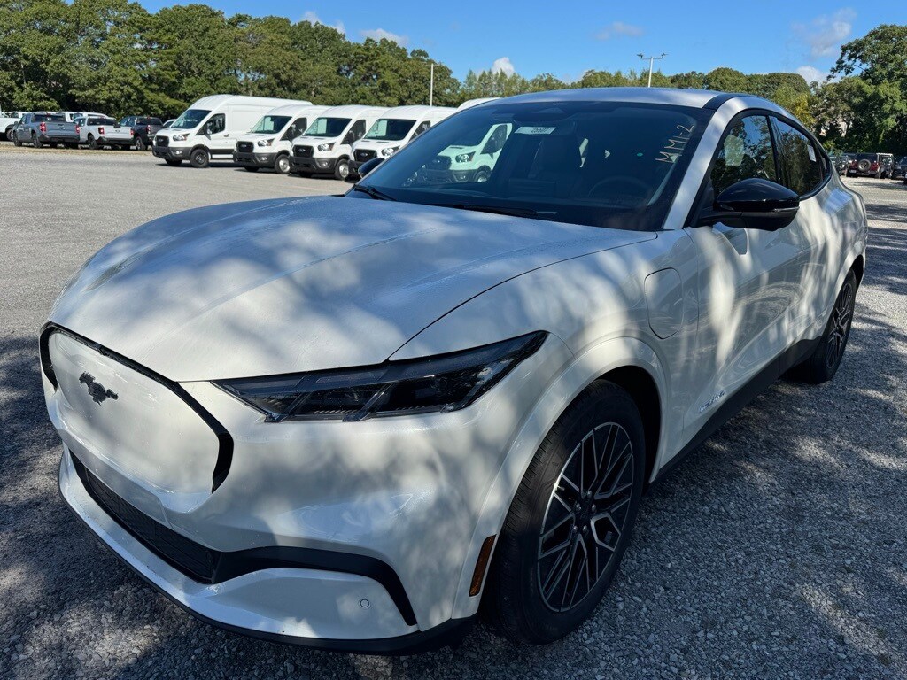 2025 Ford Mustang Mach-E Premium photo 3