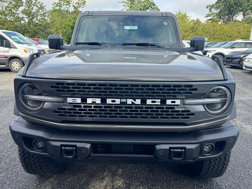 2025 Ford Bronco Badlands photo 2