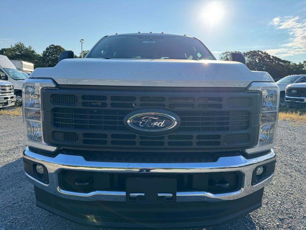 New 2026 Ford F-350 XL Truck Crew Cab