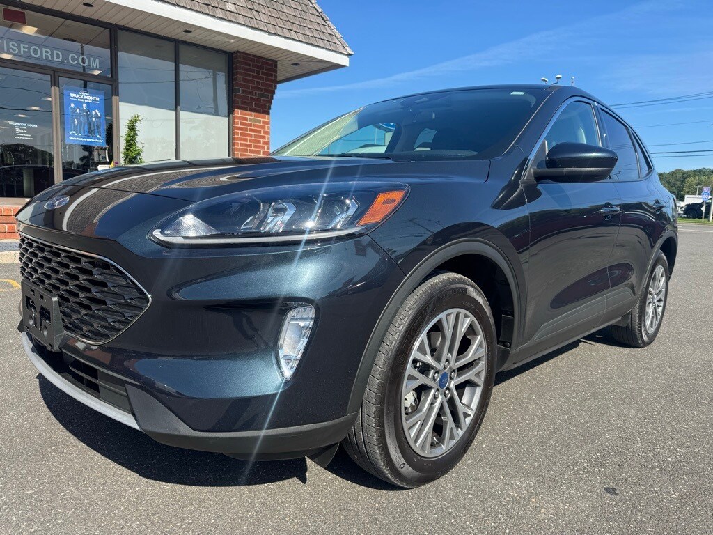2022 Ford Escape SEL photo 3