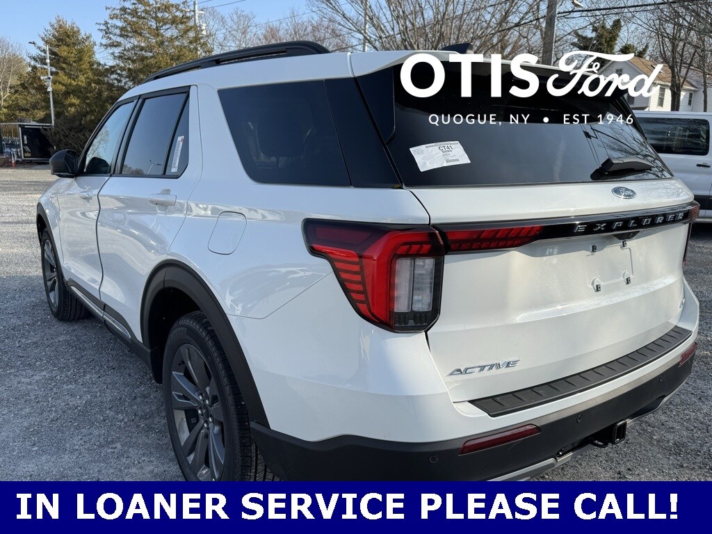 2025 Ford Explorer photo 4