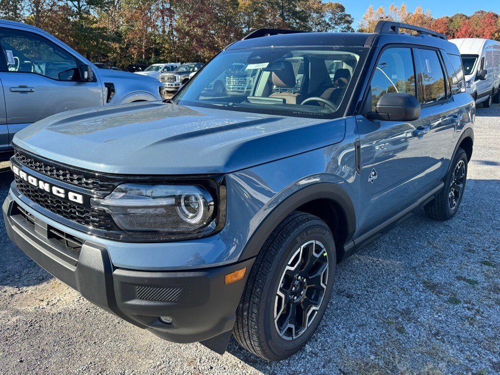 2025 Ford Bronco Sport Outer Banks photo 3