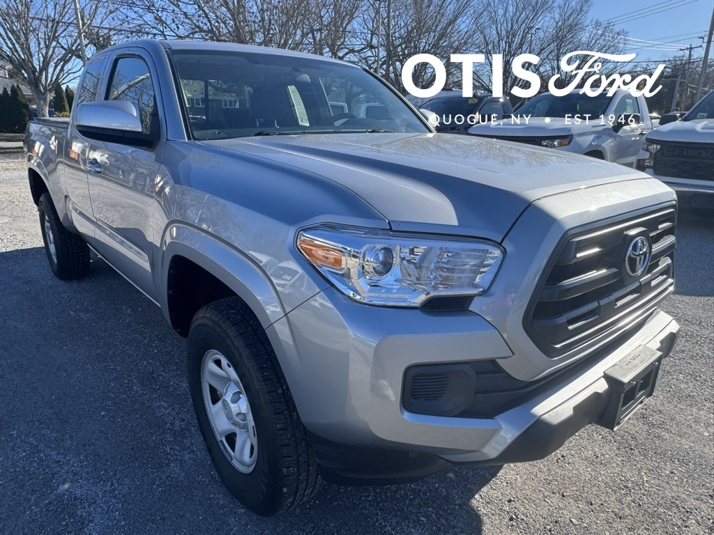 2017 Toyota Tacoma SR
