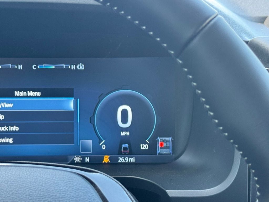 2025 Ford F-150 Lightning Platinum - Photo 17