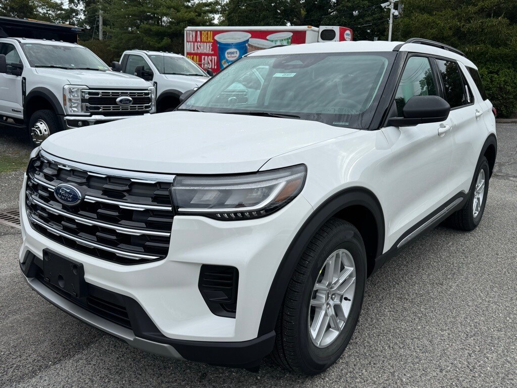 2025 Ford Explorer ST-Line photo 3