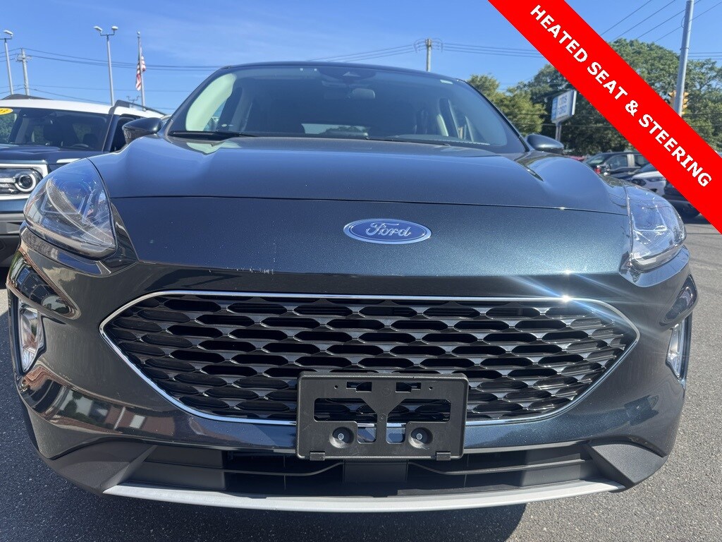 2022 Ford Escape SEL photo 2