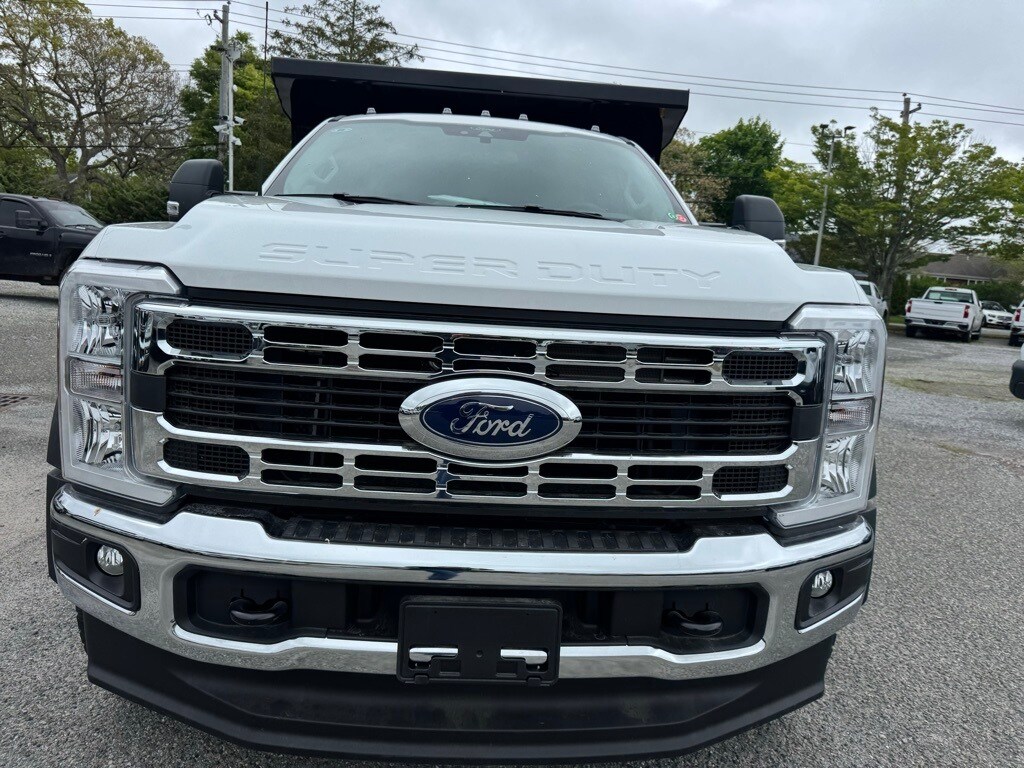2025 Ford F-550 XL photo 2
