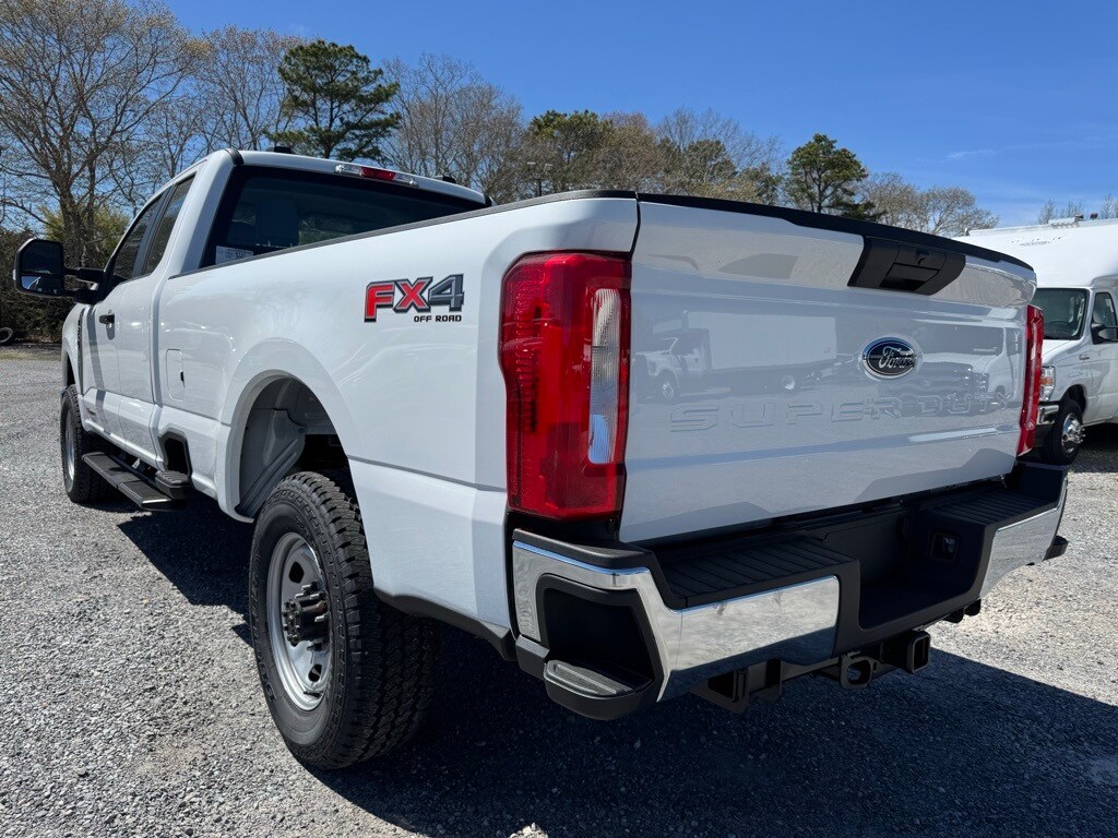 2025 Ford F-350 XL photo 4