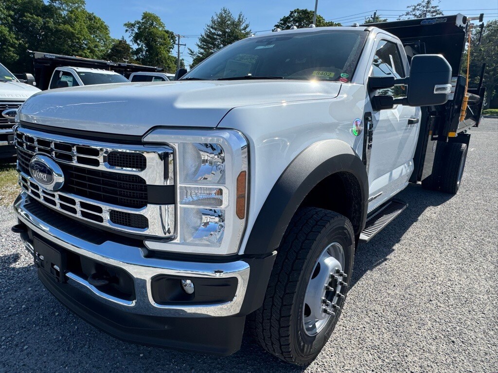 2025 Ford F-600 photo 3