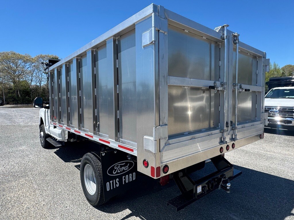 2025 Ford F-350 XL photo 4