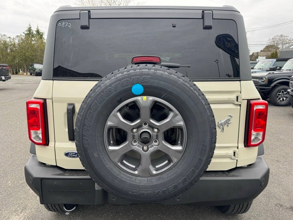 2025 Ford Bronco Big Bend photo 4