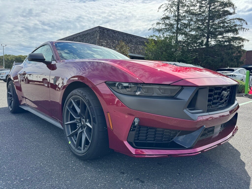 2025 Ford Mustang Dark Horse Deluxe photo 2