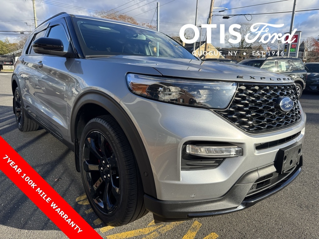 2023 Ford Explorer ST's photo