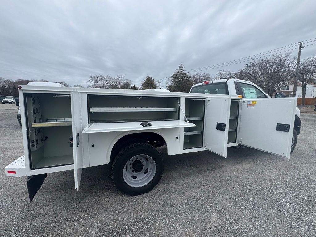 2024 Ford F-550 Super Duty Chassis Cab XL - Photo 8