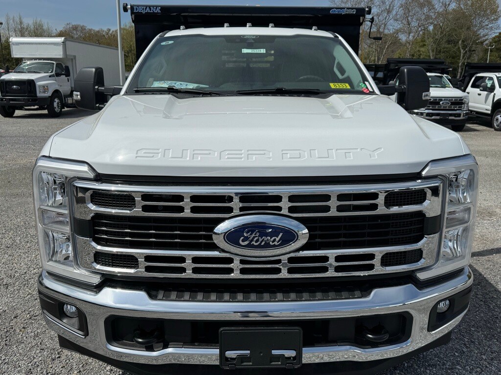 2025 Ford F-350 XL photo 2