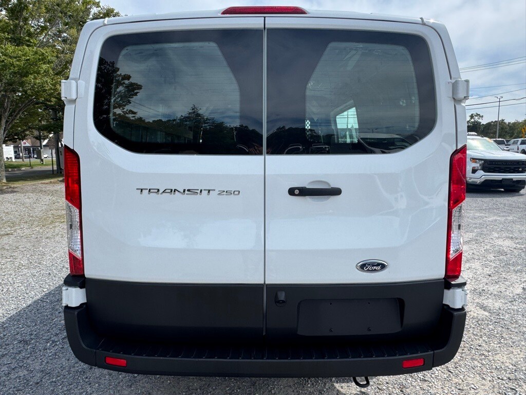2024 Ford Transit photo 3