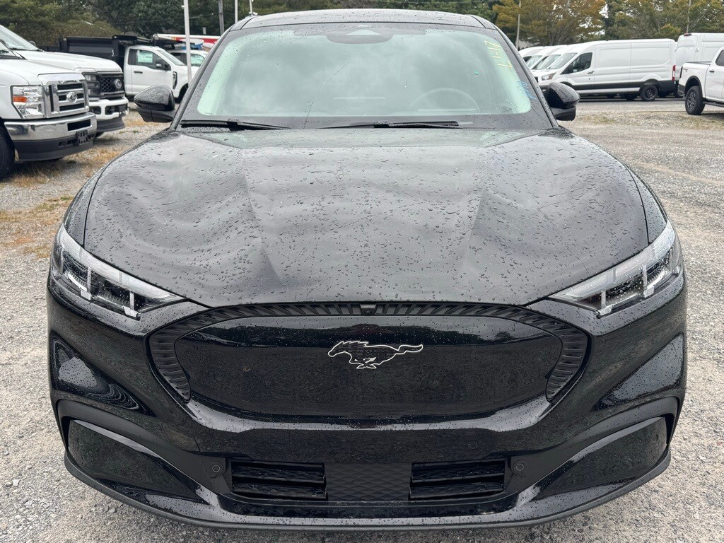 2025 Ford Mustang Mach-E Select photo 2