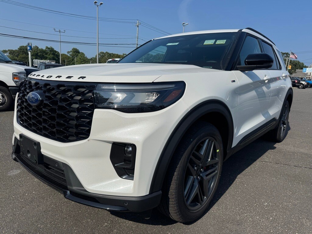 2025 Ford Explorer ST-Line photo 3
