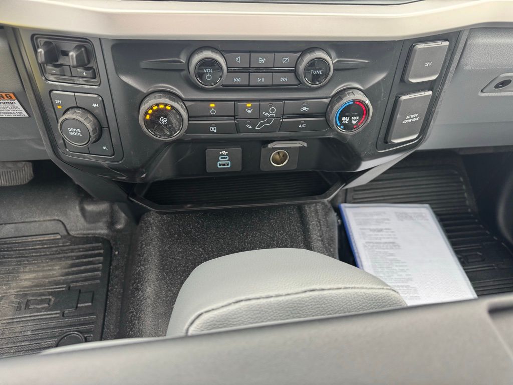 2024 Ford F-550 Super Duty Chassis Cab XL - Photo 16