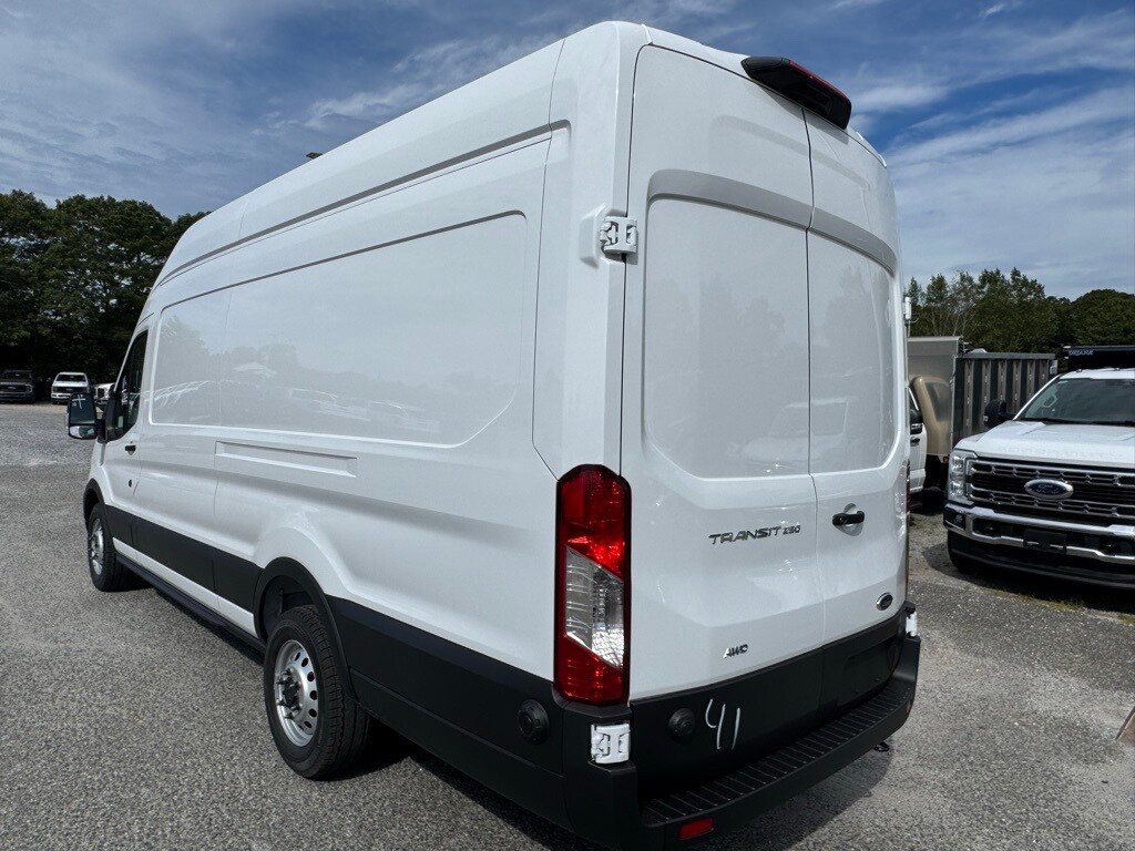 2025 Ford Transit photo 3