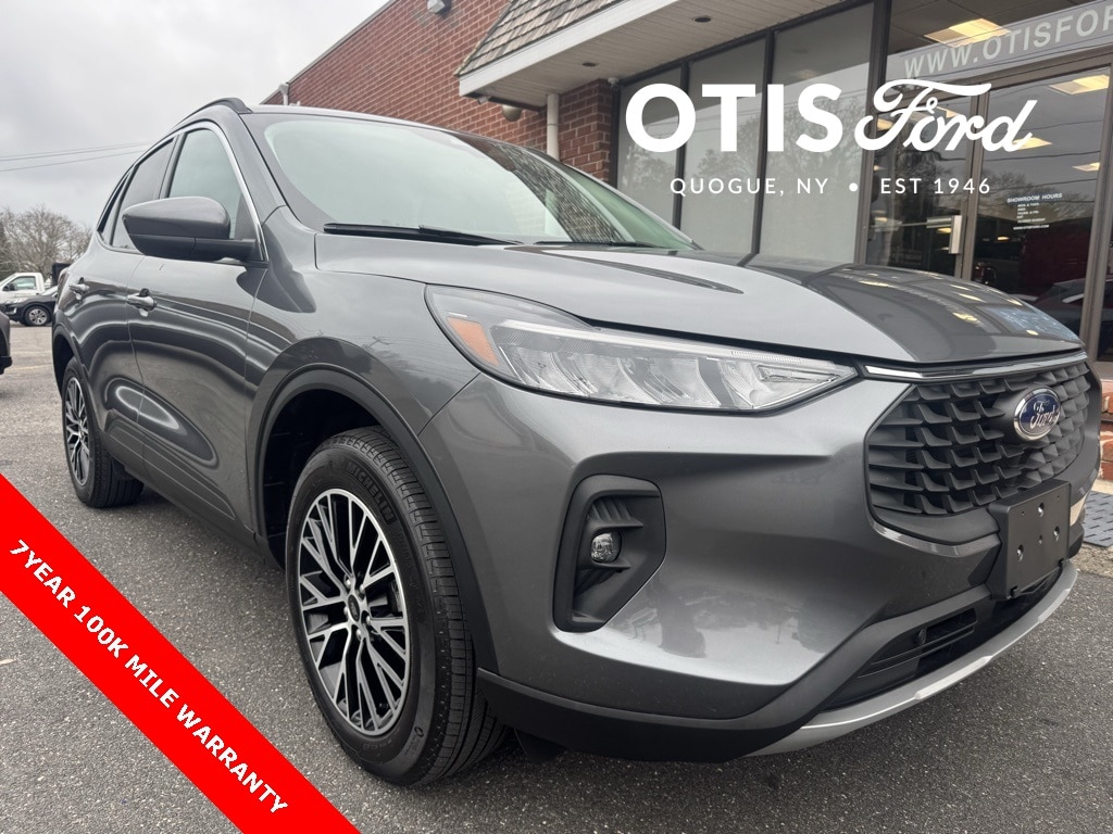 2023 Ford Escape PHEV's photo
