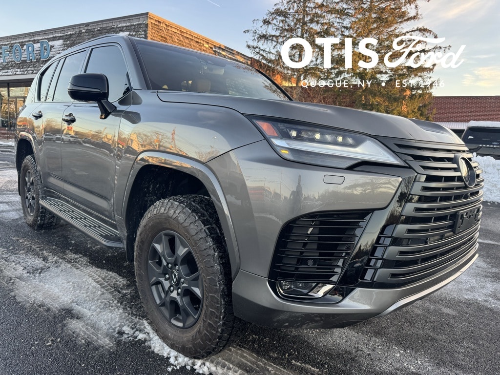 2024 Lexus LX Luxury's photo