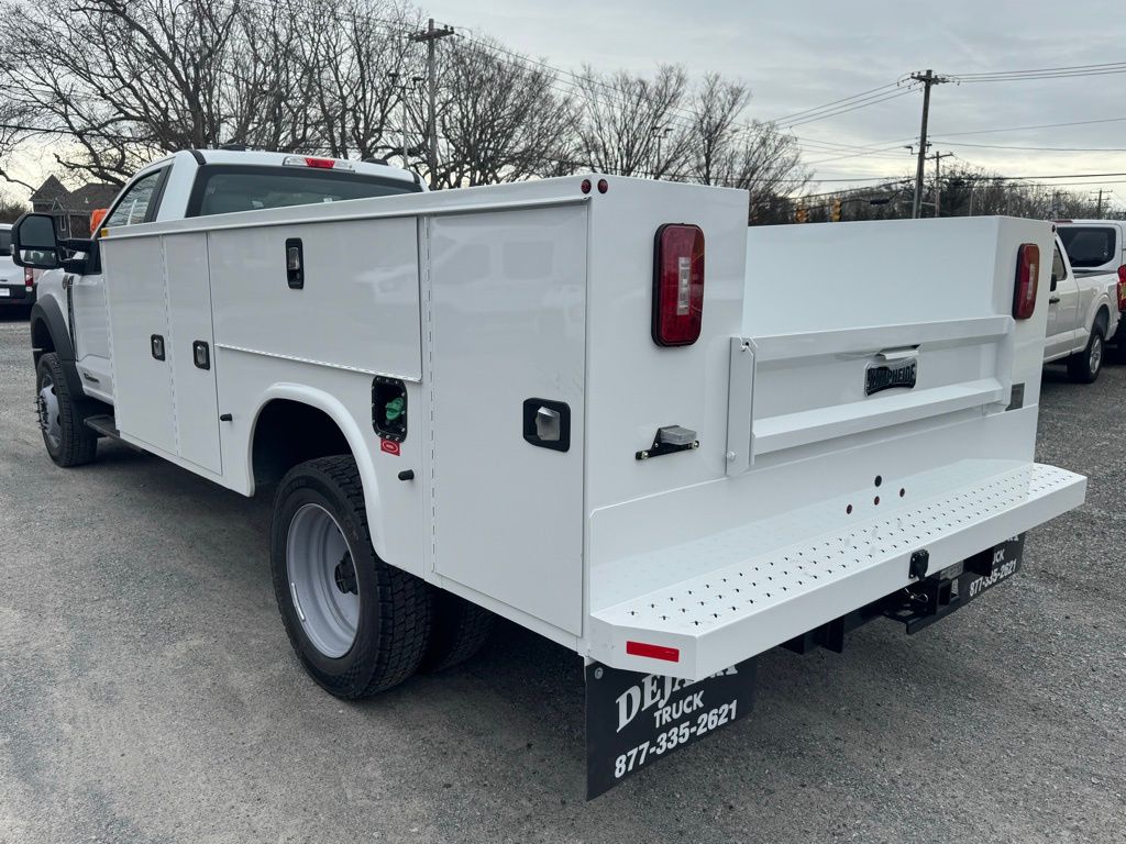 2024 Ford F-550 Super Duty Chassis Cab XL - Photo 4
