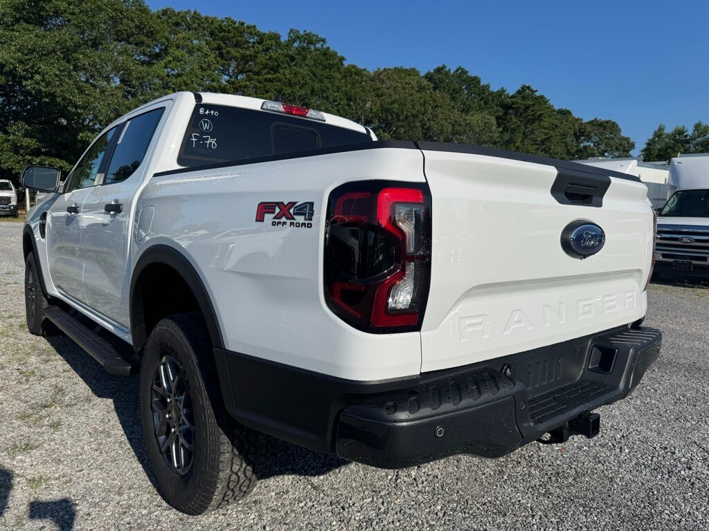 2025 Ford Explorer ST-Line photo 4
