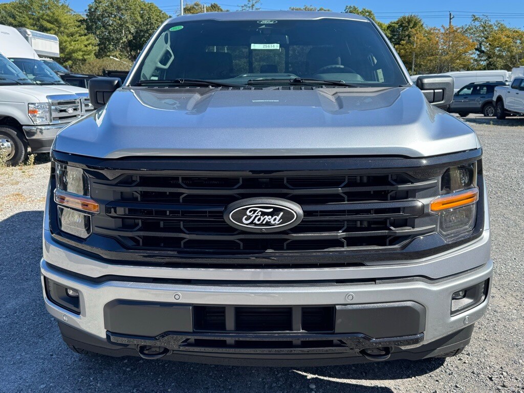 2025 Ford F-150 XLT photo 2