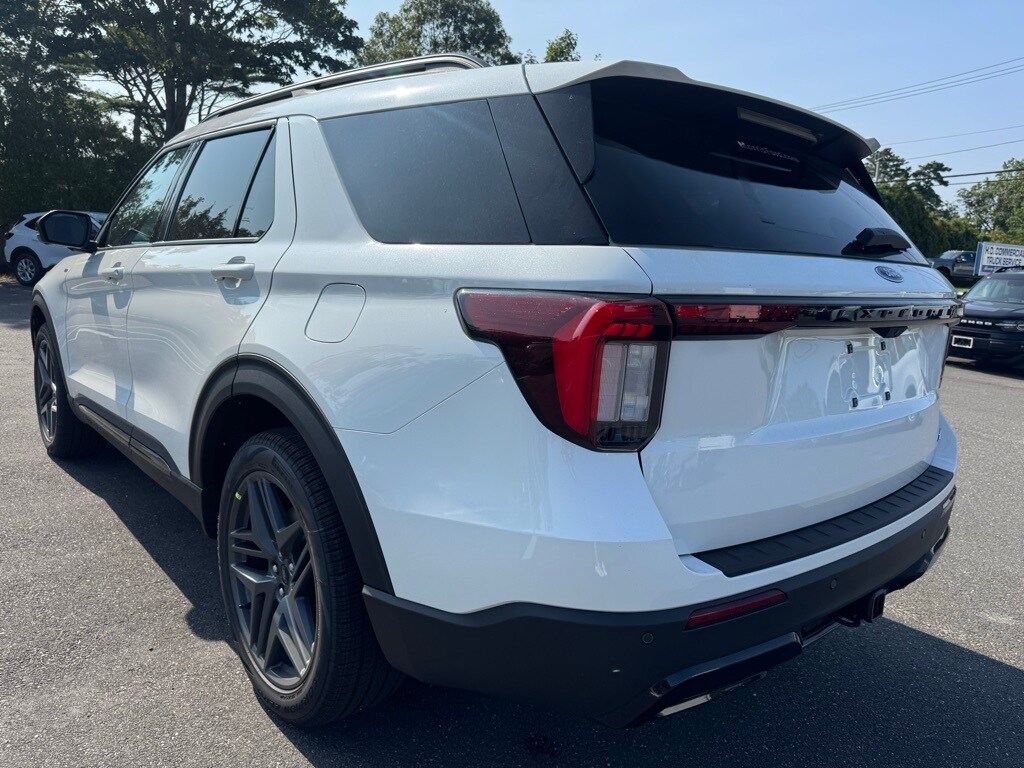 2025 Ford Explorer ST-Line photo 4
