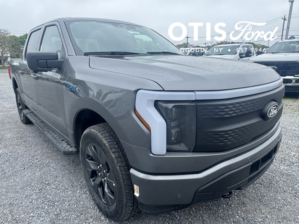 2025 Ford F-150 Lightning Flash's photo
