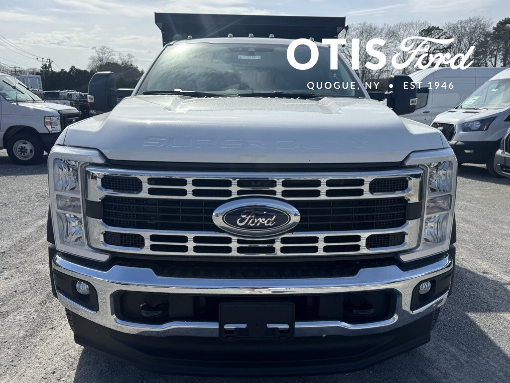 2025 Ford F-550 XL photo 2