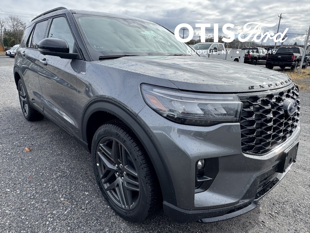 2025 Ford Explorer ST-LINE's photo