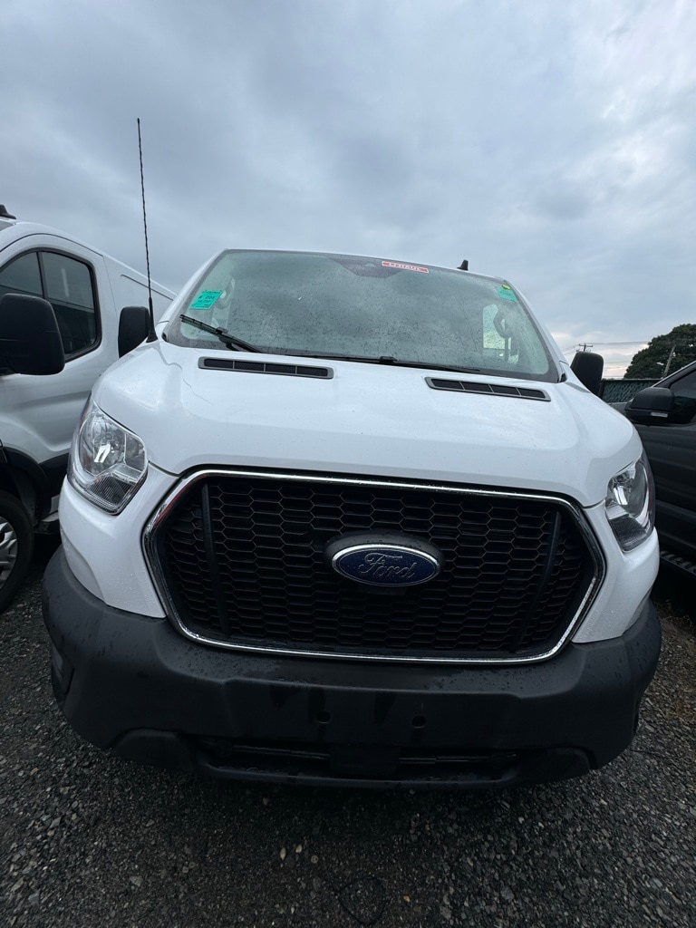 Certified 2022 Ford Transit Van Base with VIN 1FTBR1Y8XNKA46400 for sale in Quogue, NY