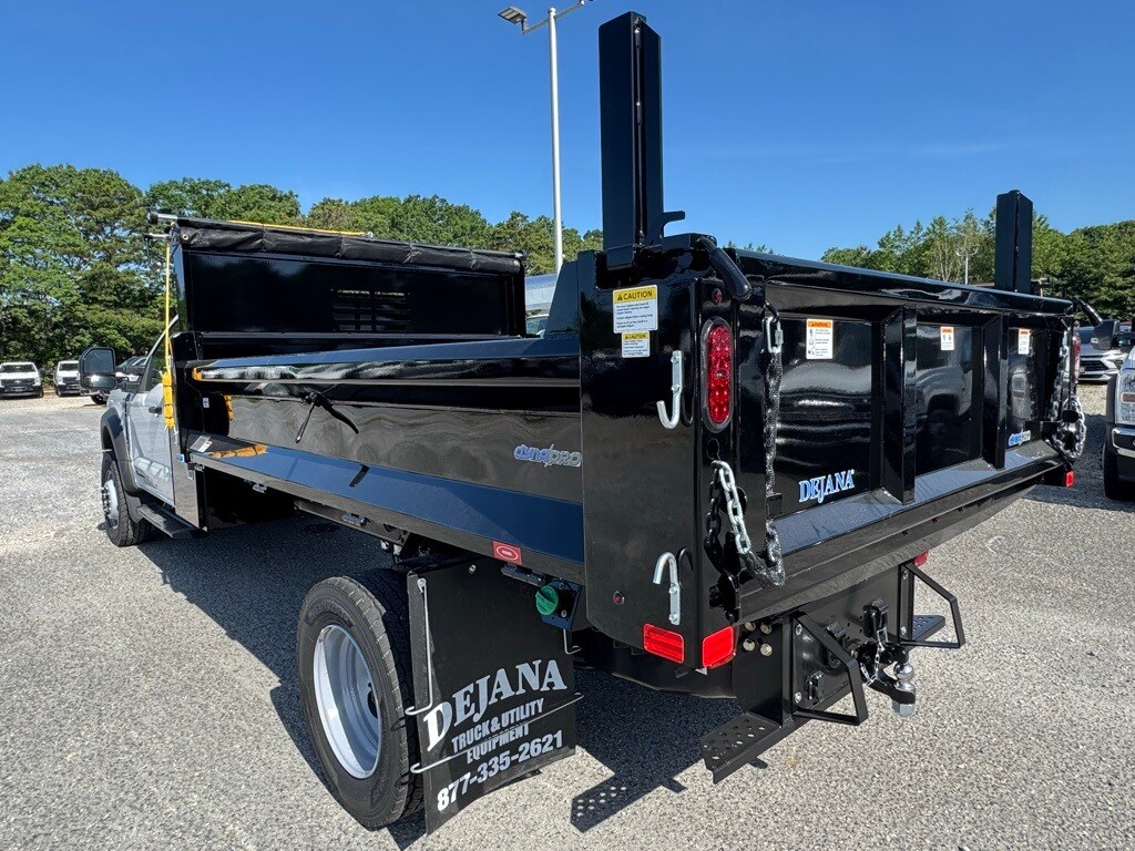 2025 Ford F-600 photo 4