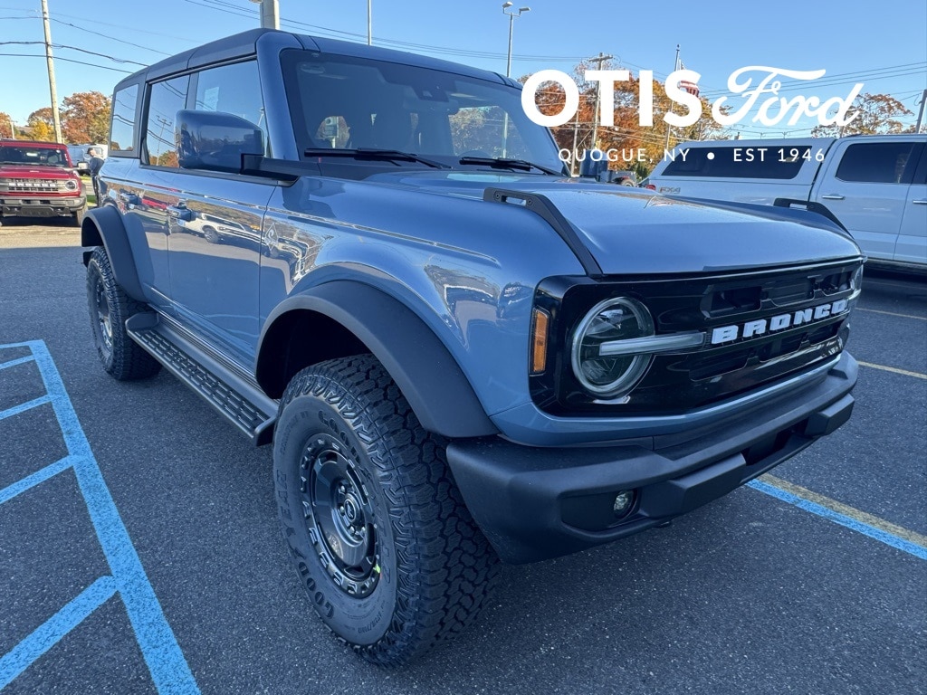 2025 Ford Bronco 4-Door Outer Banks's photo