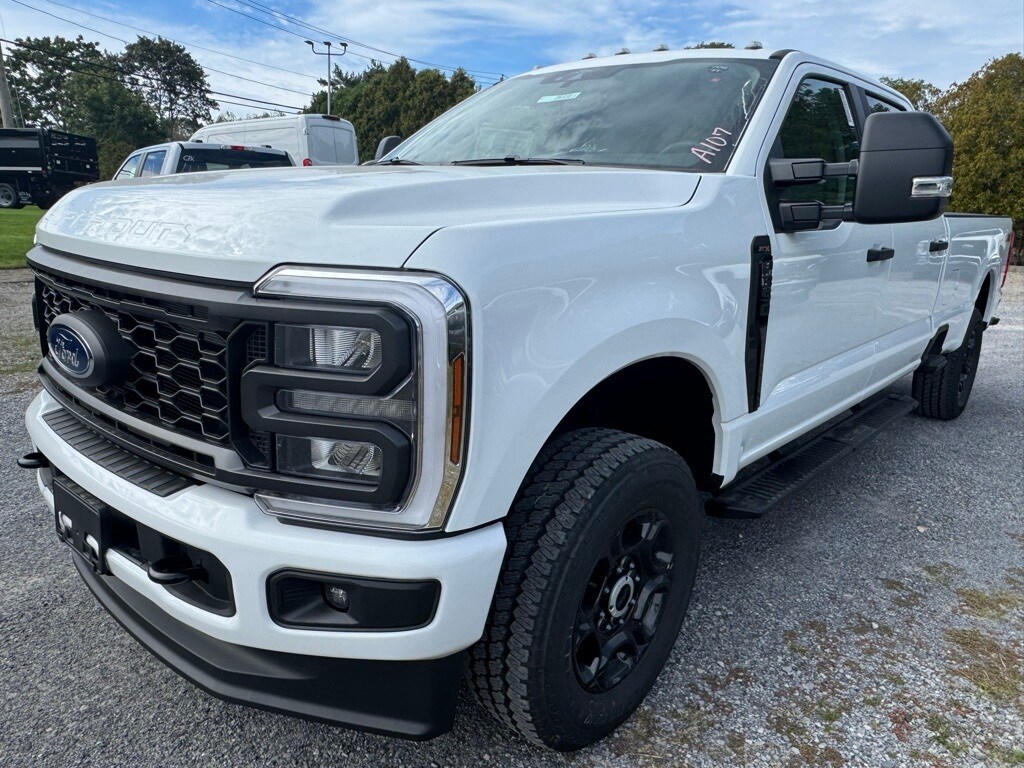 2026 Ford F-350 XL photo 3