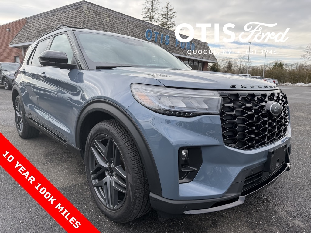 2025 Ford Explorer ST's photo