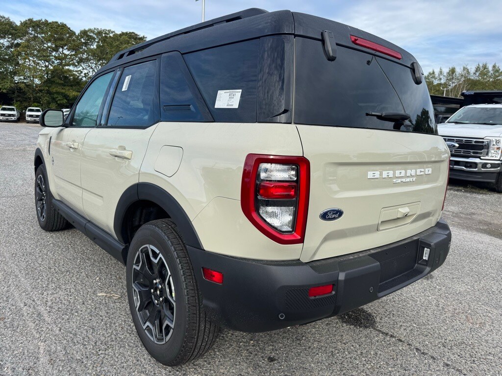 2025 Ford Bronco Sport Outer Banks photo 2