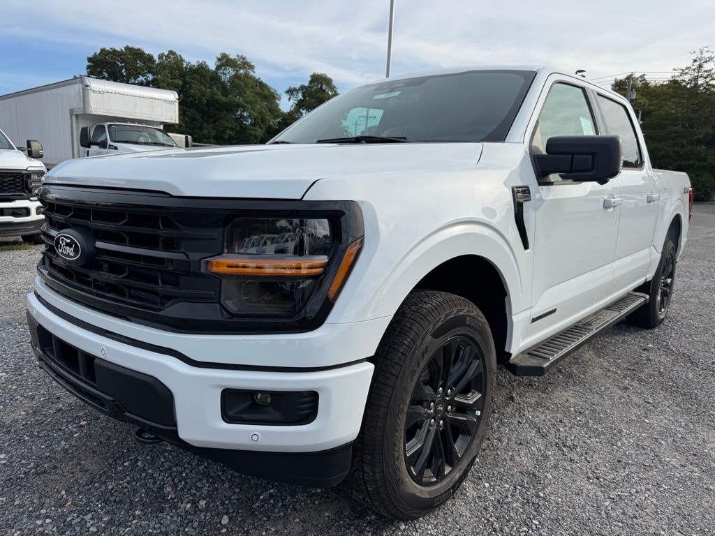 New 2025 Ford F-150 XLT Truck SuperCrew Cab