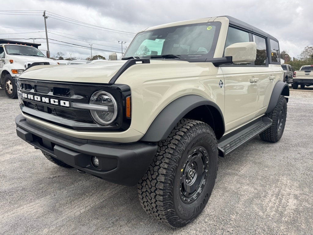 New 2025 Ford Bronco Outer Banks SUV