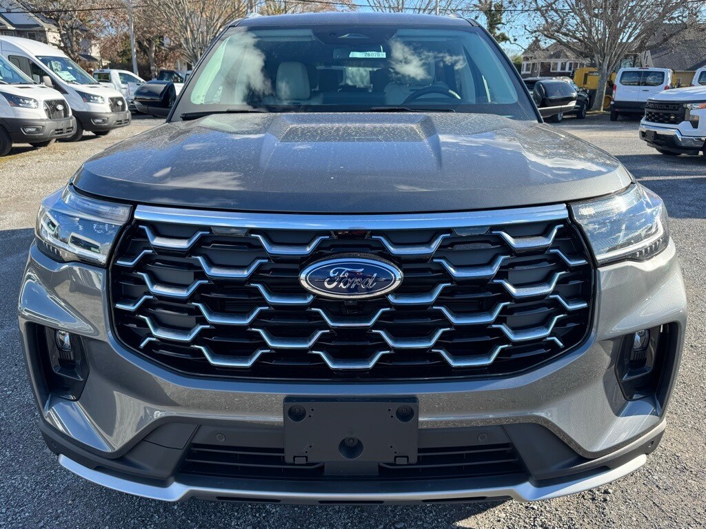 2026 Ford Explorer Platinum photo 2