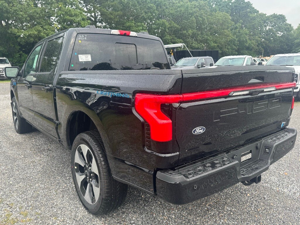 2025 Ford F-150 Lightning Platinum photo 4