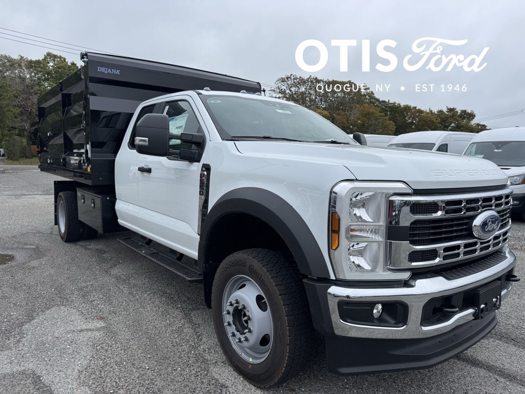 2026 Ford F-550 Super Duty Chassis Cab XL's photo