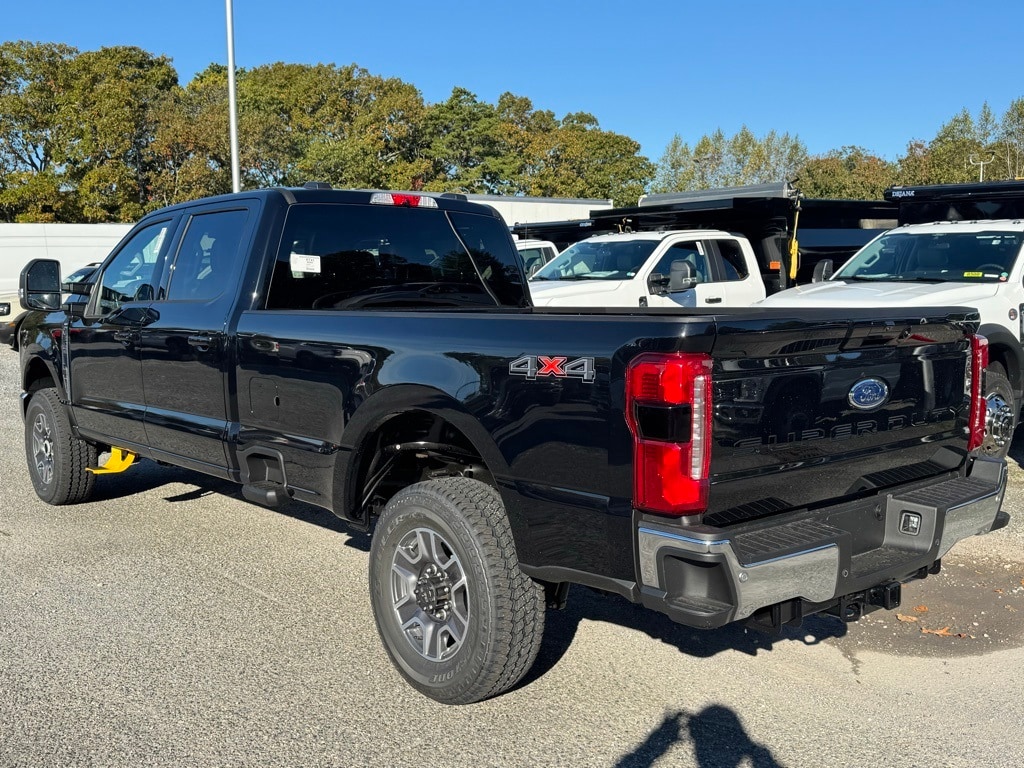 New 2026 Ford F-350 Lariat Truck Crew Cab