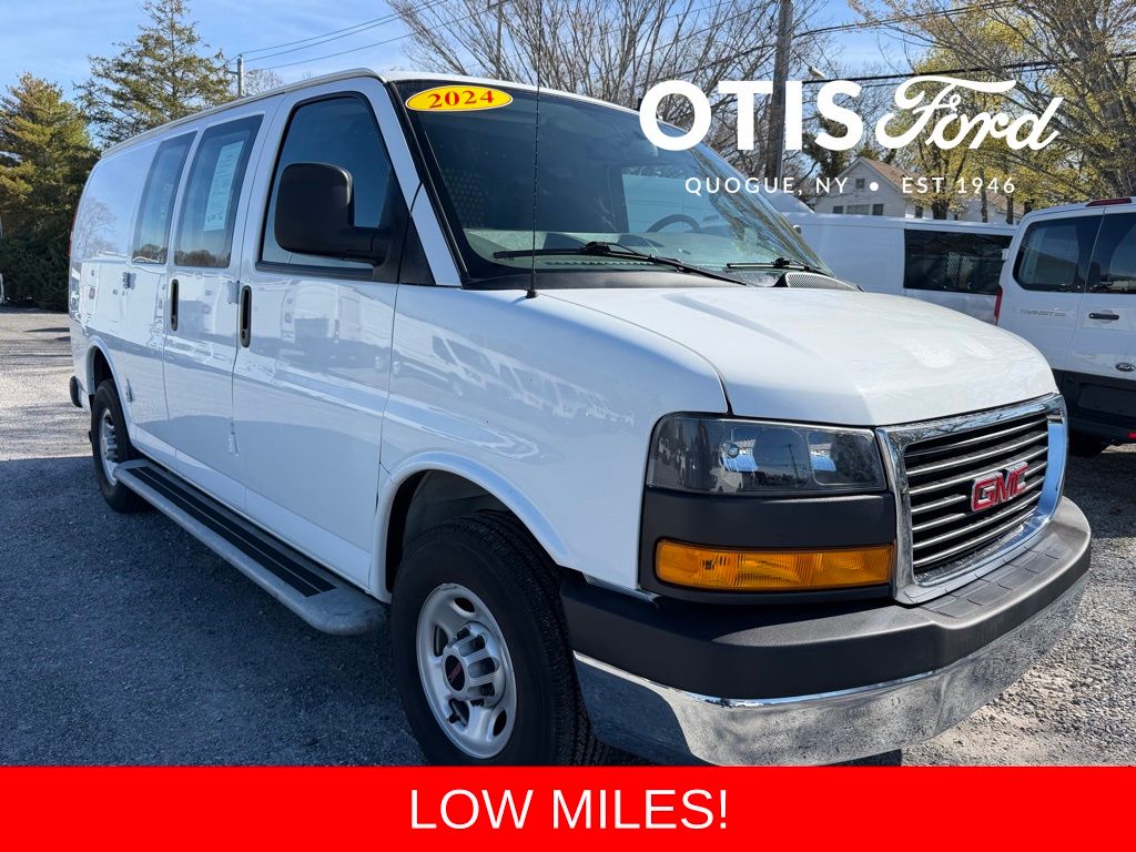 2024 GMC Savana 2500's photo