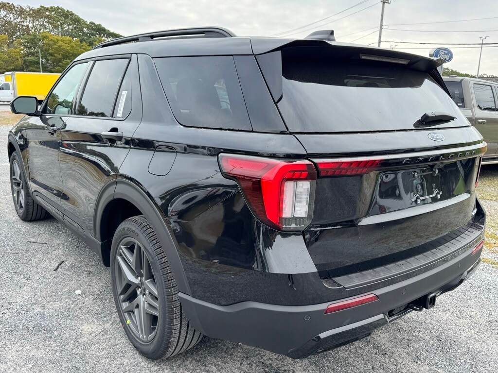 2025 Ford Explorer ST-Line photo 4