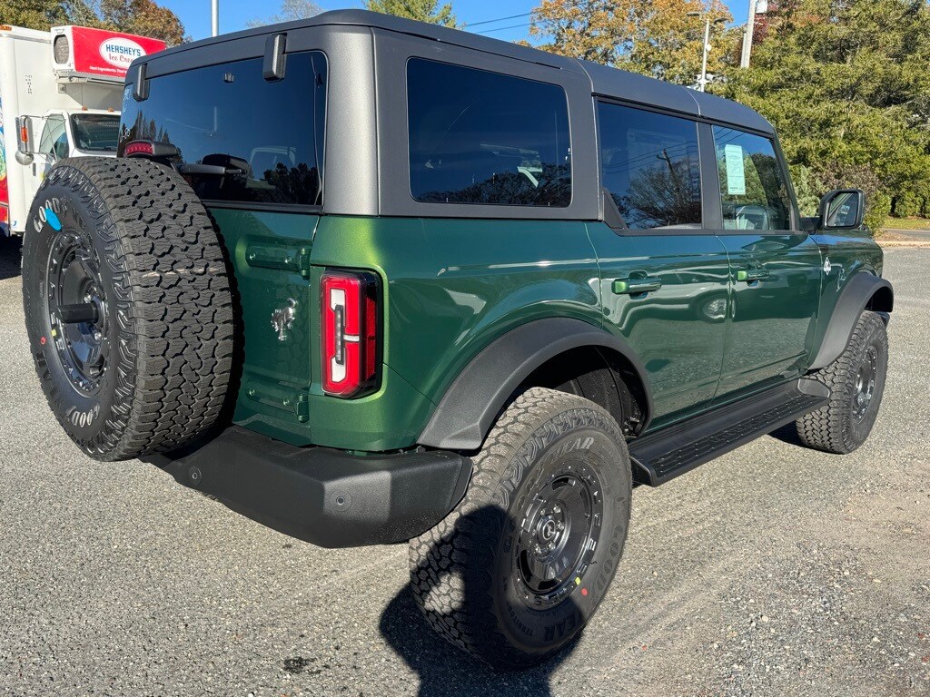 2025 Ford Bronco Outer Banks photo 4
