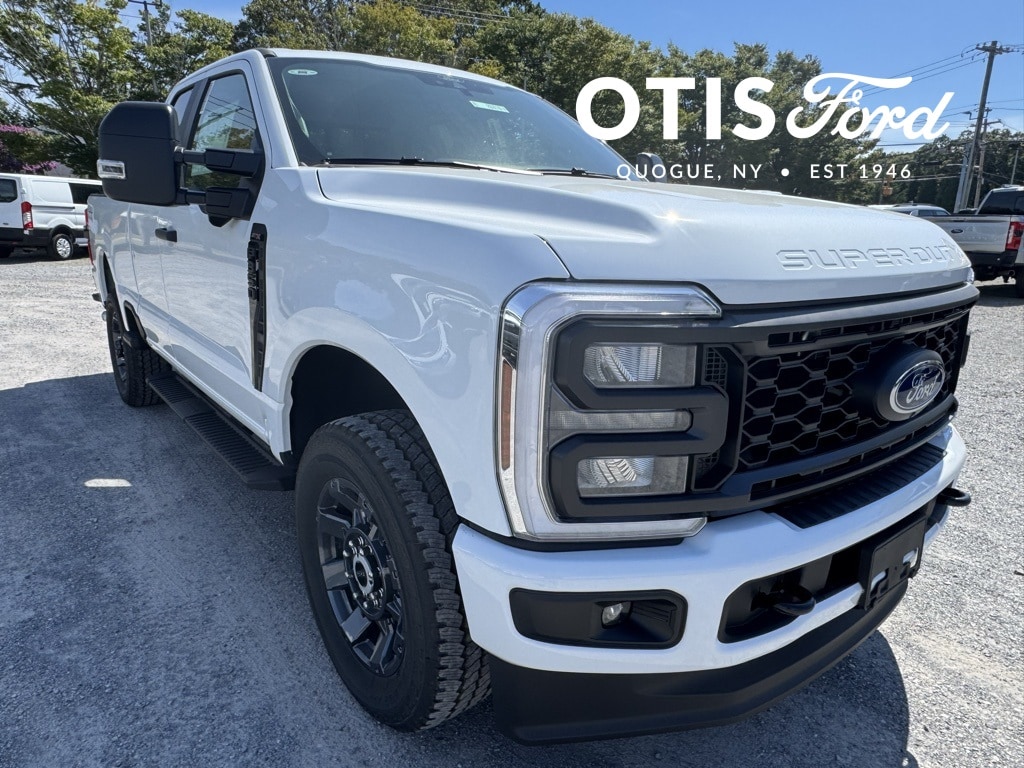 2026 Ford F-350 Super Duty XL's photo