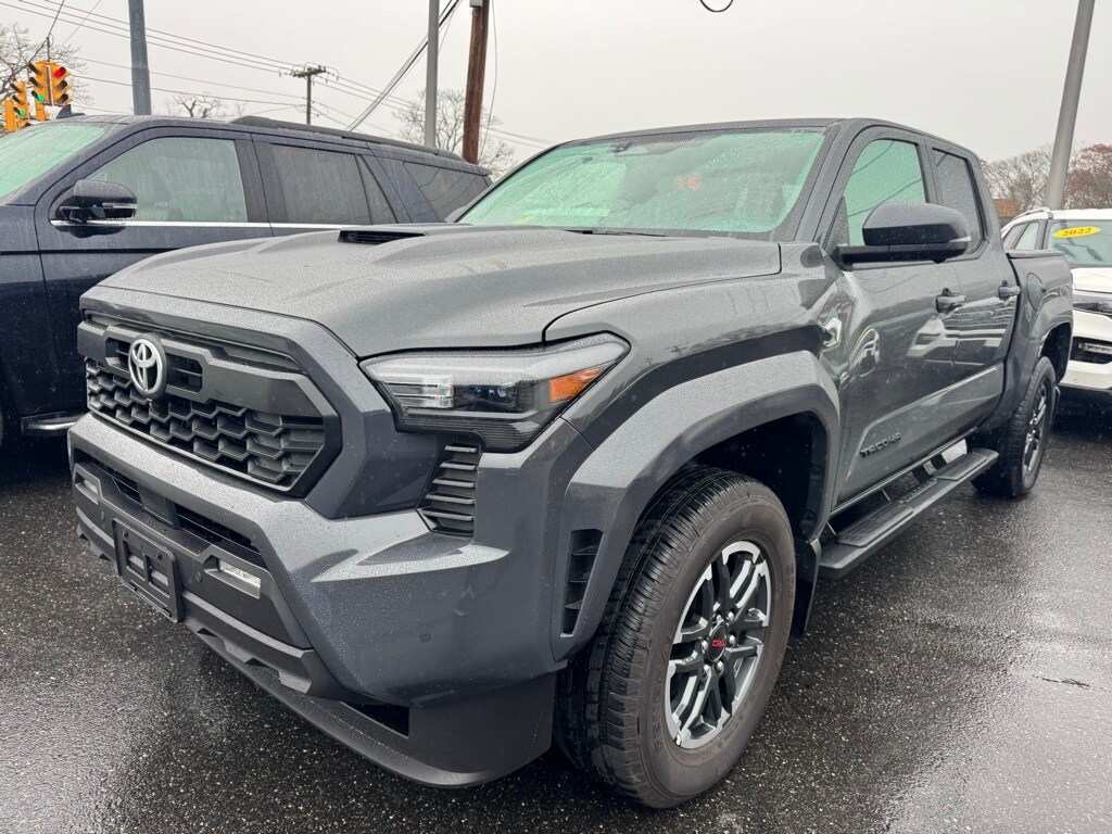 2025 Toyota Tacoma TRD Sport photo 3
